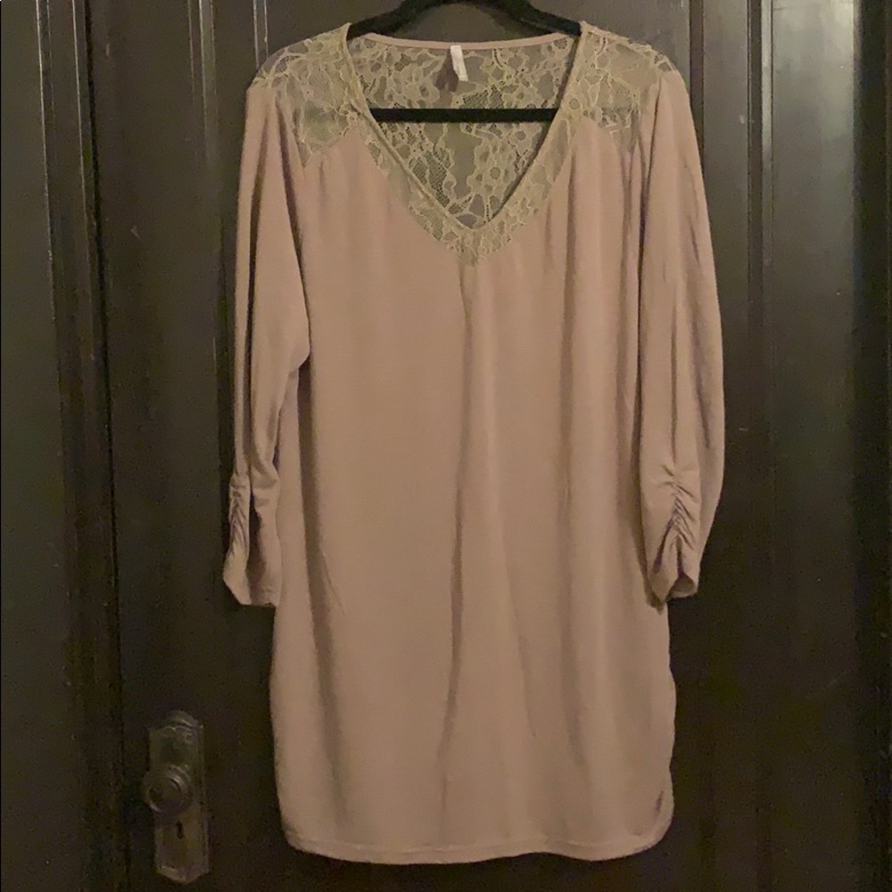 Tan Lace 3/4 Sleeve Top